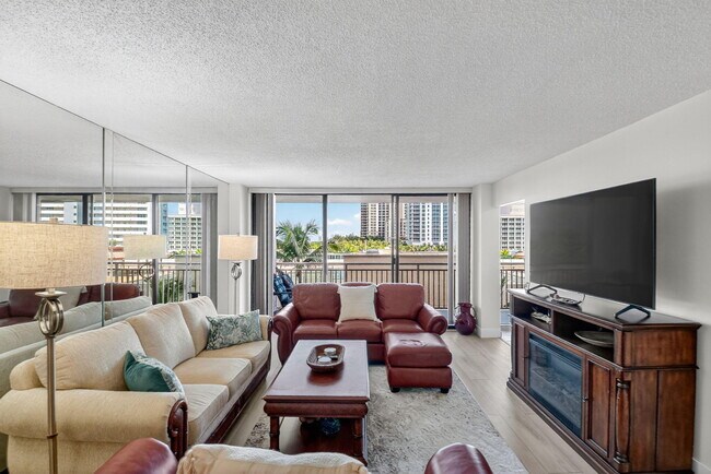 Building Photo - 3400 N Ocean Dr