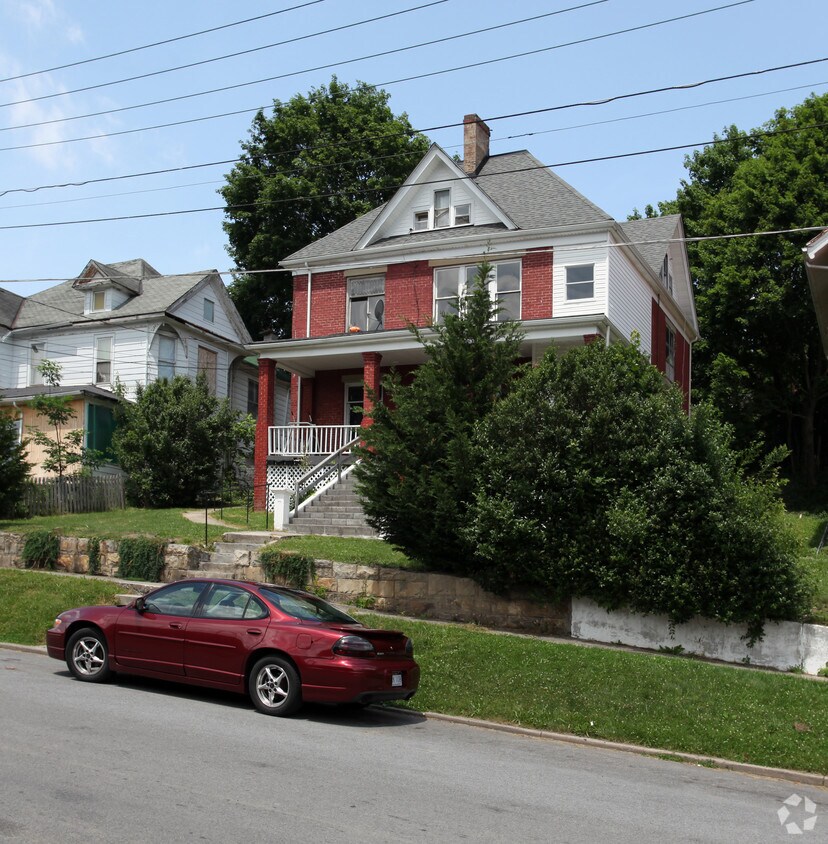 Building Photo - 304 Frederick St