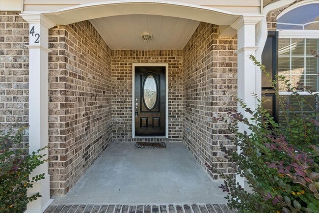 Building Photo - MOVE-IN READY! (Pet Friendly)