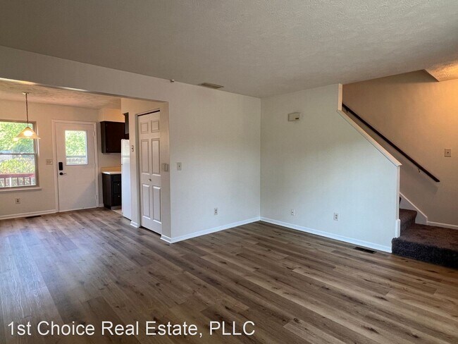 Building Photo - 2 br, 1.5 bath House - 2185-C Meadowlawn