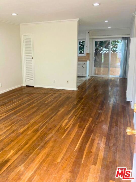 Foto del edificio - 1438 S Barrington Ave