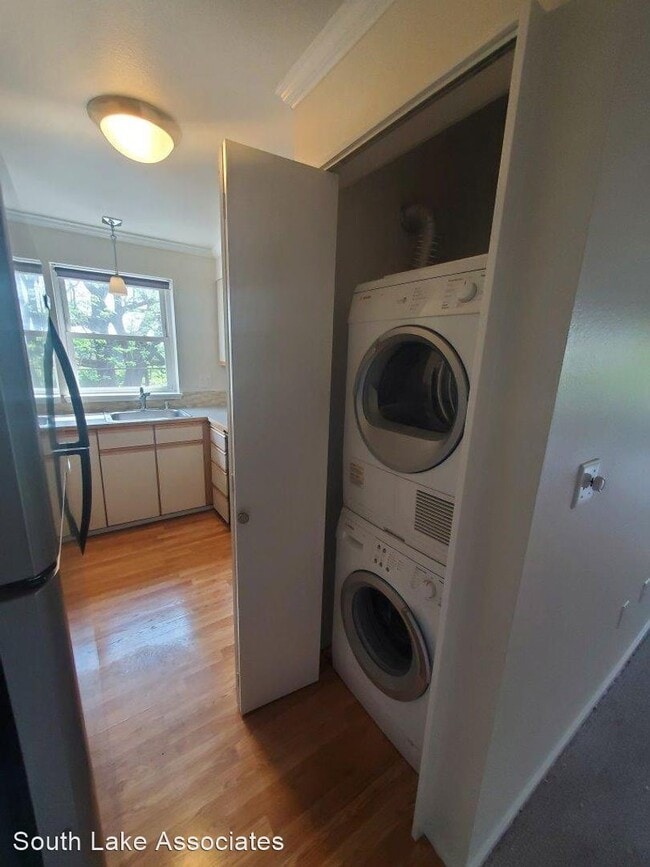 Building Photo - 1 br, 1 bath House - 160 Lee St #204