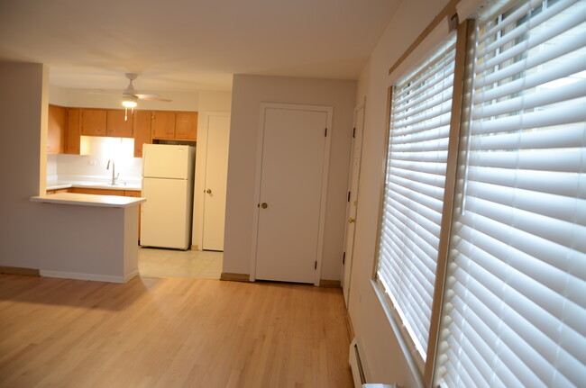 Building Photo - 1603 Waukegan Rd