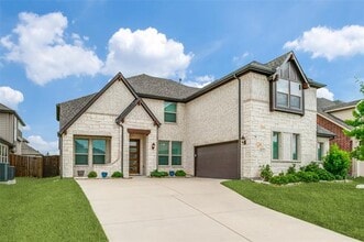 Building Photo - 812 Woodview Ct