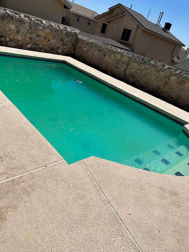 Foto del edificio - 1313 Michelangelo Dr