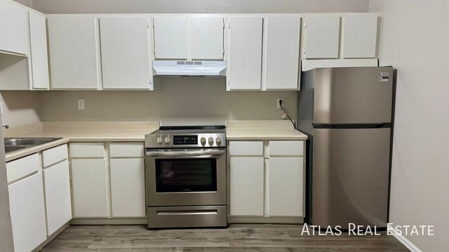 Building Photo - Newly Remodeled 2 bed 1 bath unit for rent!