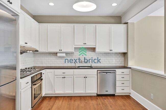Building Photo - 1 BED & 1 BATH CONDO FOR RENT