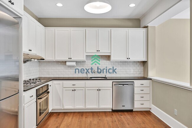 Foto del edificio - 1 BED & 1 BATH CONDO FOR RENT