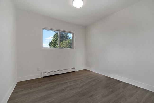 Building Photo - 130 Stewart Avenue