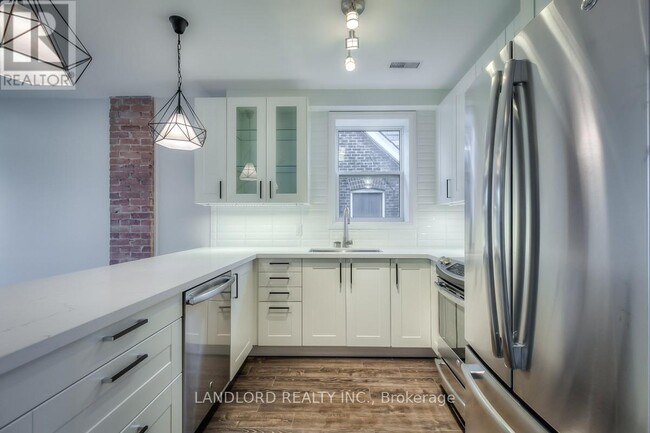 Photo du bâtiment - 82 Parkway Ave