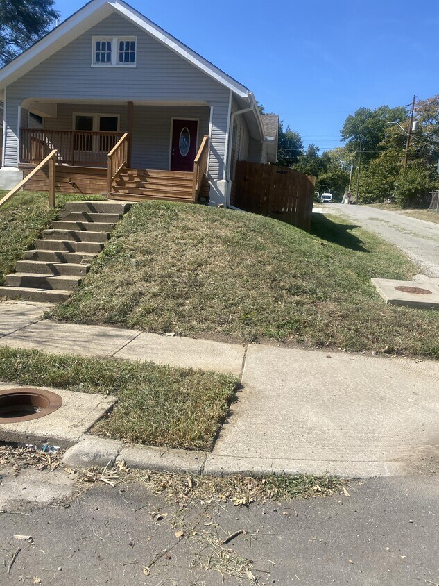 Primary Photo - 5400 Park Ave