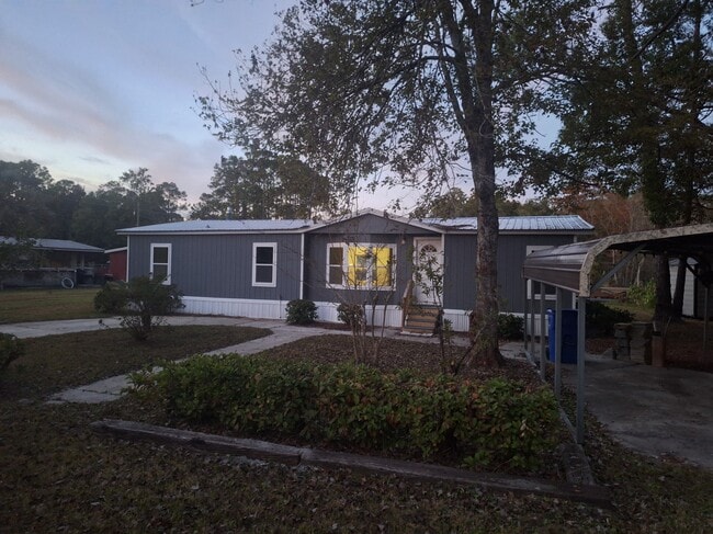 Building Photo - 836 W 11th St