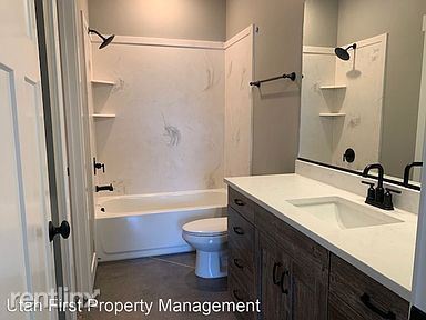 Foto del edificio - 3 br, 2 bath House - 142 N 4275 W