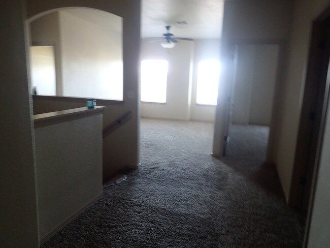 Building Photo - 13836 Hollywood Dr