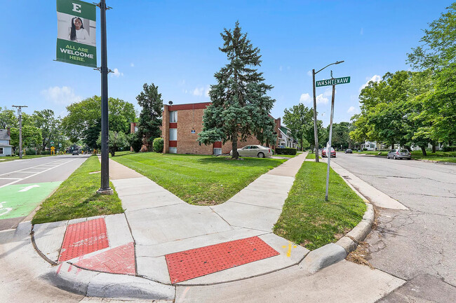 715-777 Washtenaw - Colony Apartments