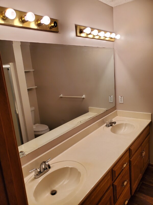 Foto del edificio - 17608 W 112th St