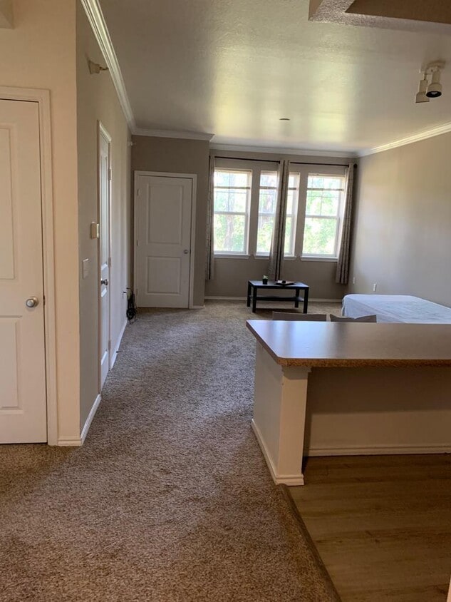 Foto principal - 13560 Technology Dr