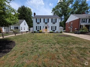 Building Photo - 914 Vine St