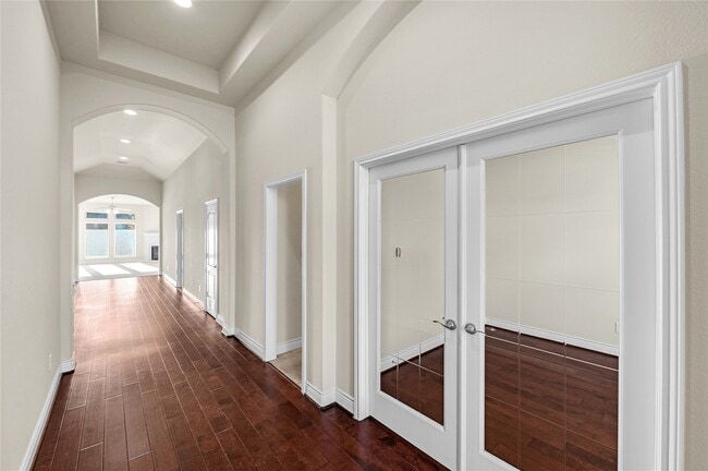 Building Photo - 28011 Hallimore Dr