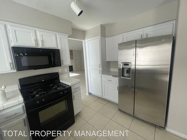 Building Photo - 4 br, 3 bath House - 2610 Holy Cross Dr.