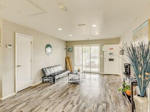 Building Photo - 1402 SW 59th St