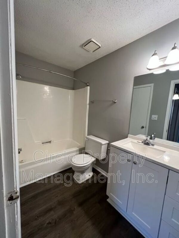 Building Photo - 4017 Hunters Ridge Dr SW