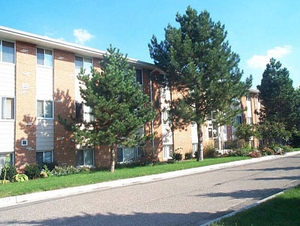 Building Photo - Country Inn West