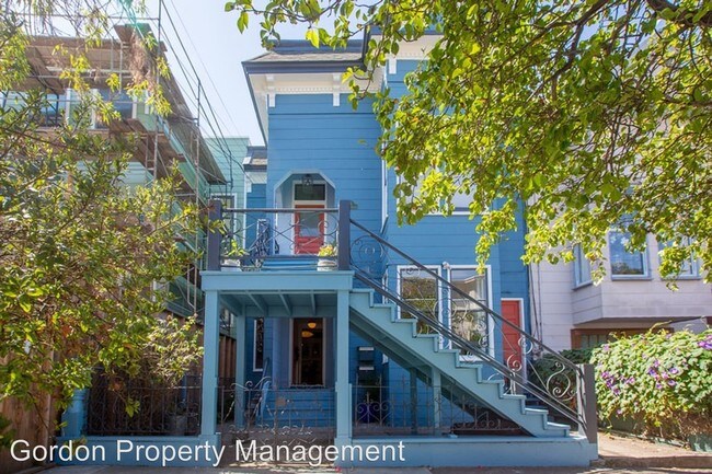 Building Photo - 916 Alabama St