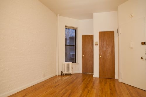 Building Photo - 333 E 93rd St