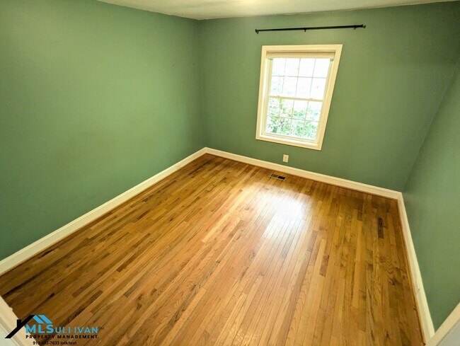 Foto del edificio - 531 Lakeshore Dr