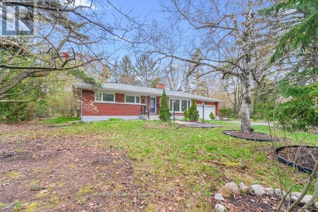 Building Photo - 17 Rothwell Dr