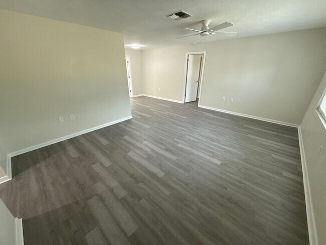 Building Photo - 227 S Lee St