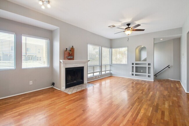 Foto del edificio - 2 Bedroom Condo in Phoenix - Price Drop - ...