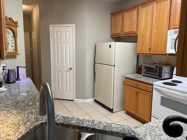 Building Photo - 8512 Heather Ridge Dr