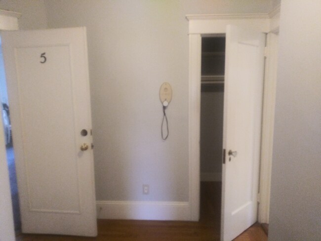 Building Photo - 428 Perkins St