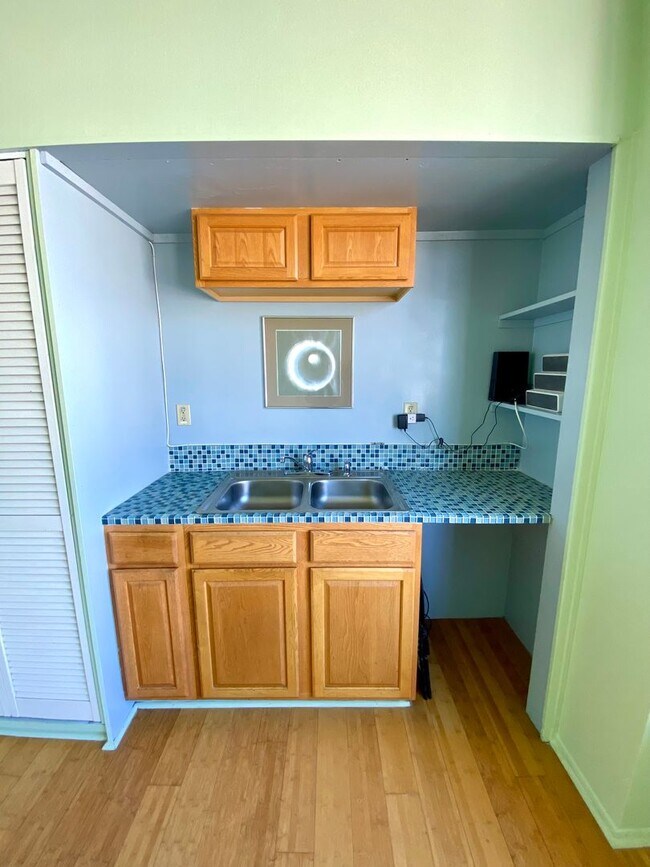 Building Photo - Spacious Studio in Historic Lafayette Buil...