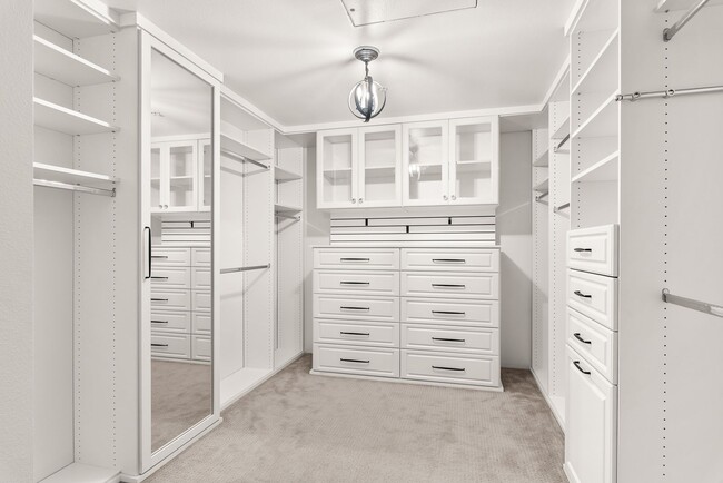 Building Photo - Walkable Little Italy Living – 3BR/3BA with Gated Parking