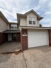 Building Photo - 2910 Dawn Ct