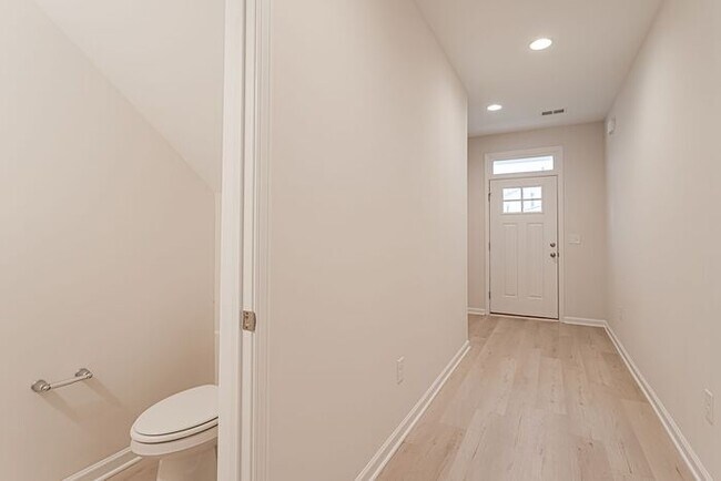 Foto del edificio - Brand New Townhome Off of Suber Rd Greer