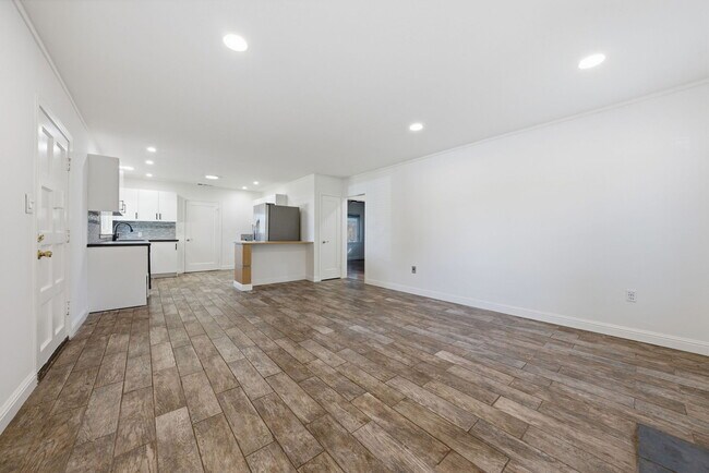 Foto del edificio - 1047 Riverton Dr