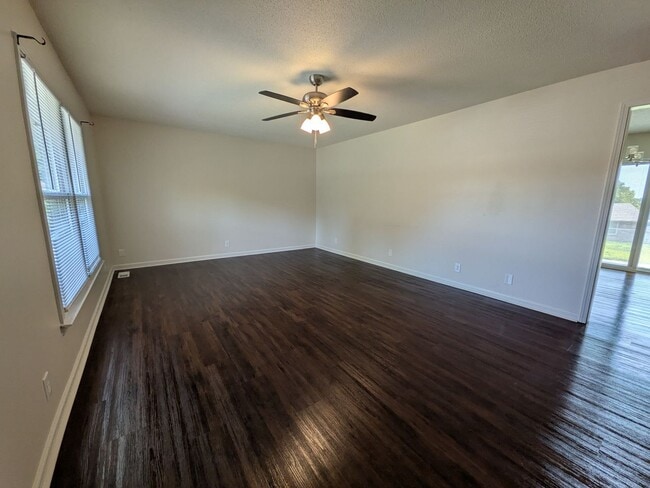 Building Photo - 809 Margret Dr