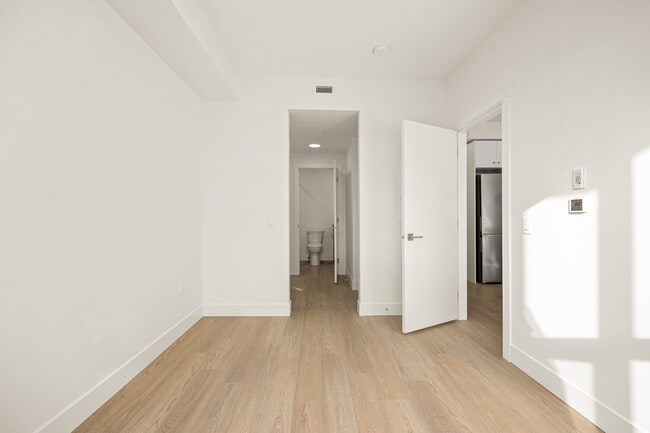 Building Photo - 500 Asher