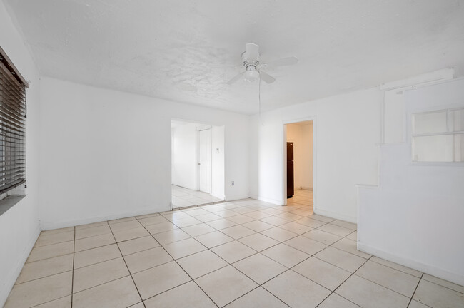 Building Photo - 13845 NW 6th Ave