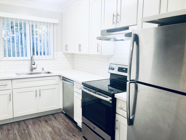 Building Photo - 4110 Scotts Valley Dr