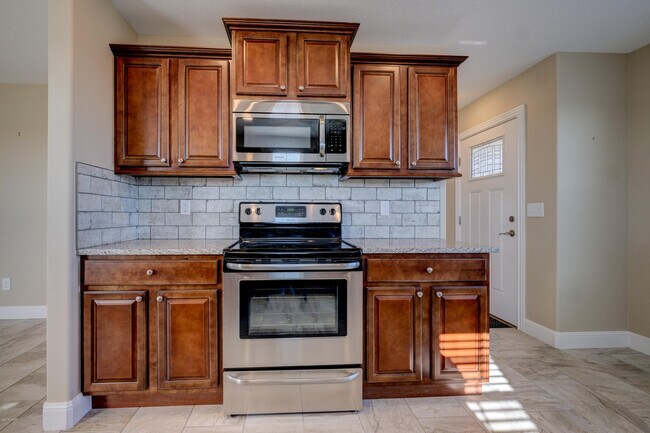 Foto del edificio - 2430 Annie Baxter Ave