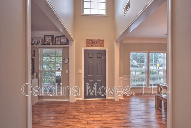 Photo - 2 Roanoke Way House