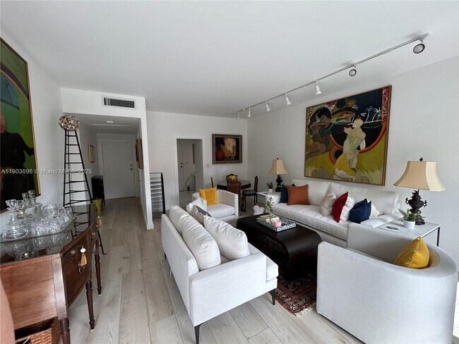 Foto del edificio - 700 Biltmore Way