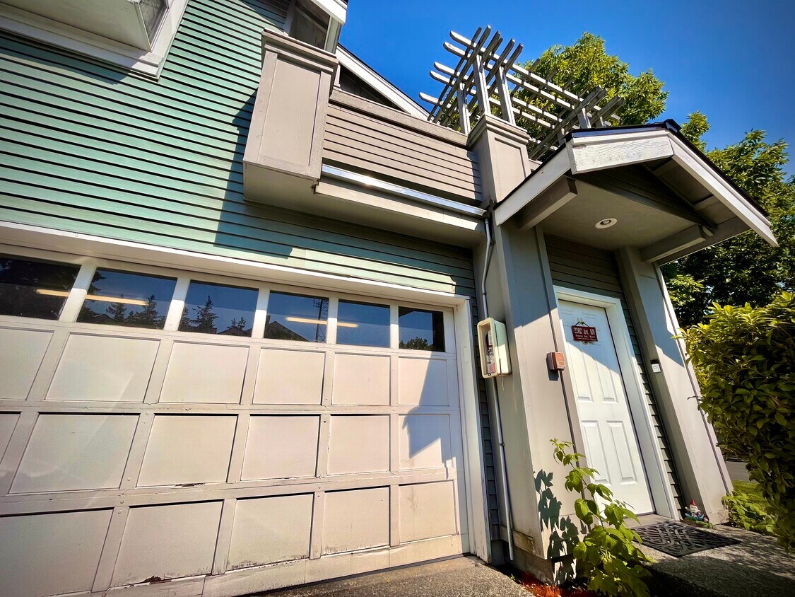 Primary Photo - 22617 4th Ave W