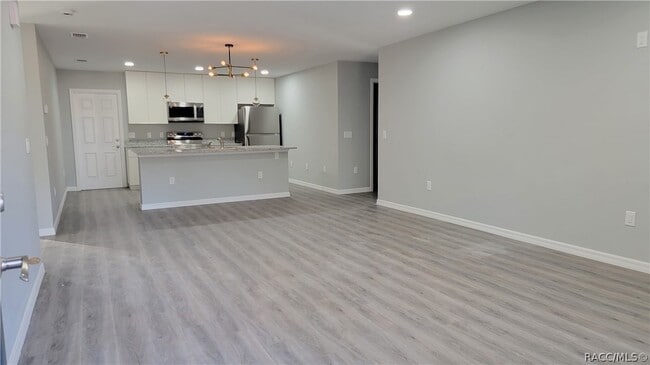 Foto del edificio - 7062 N Regent Terrace