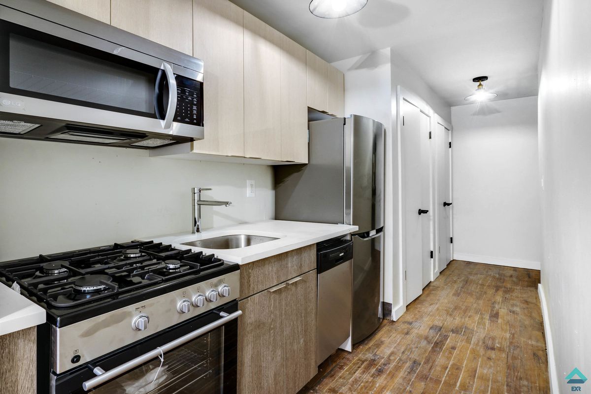Foto principal - 104 Washington Ave